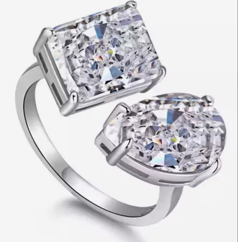 "Brillo eterno: Anillo en racimo de plata de ley 925"